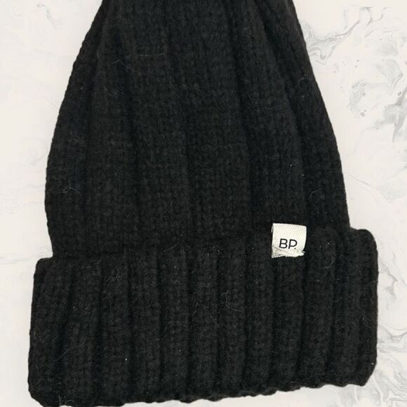 New Nordstrom BP. Daisy Pattern with Reversible Scarf and Knit Black Beanie- Bla - Picture 3 of 3